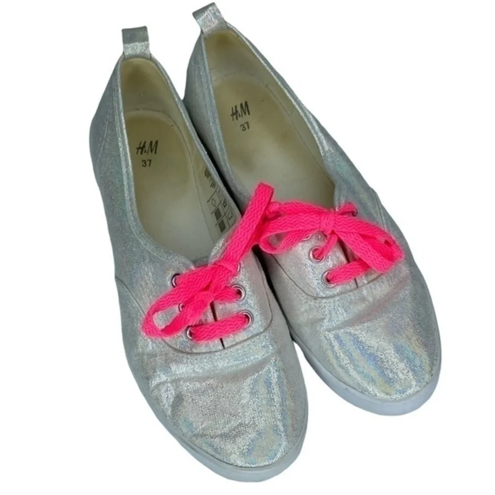 H&M Shoes Iridescent Metallic Slip On Sneakers with Neon Pink Shoe Laces Size‎ 6